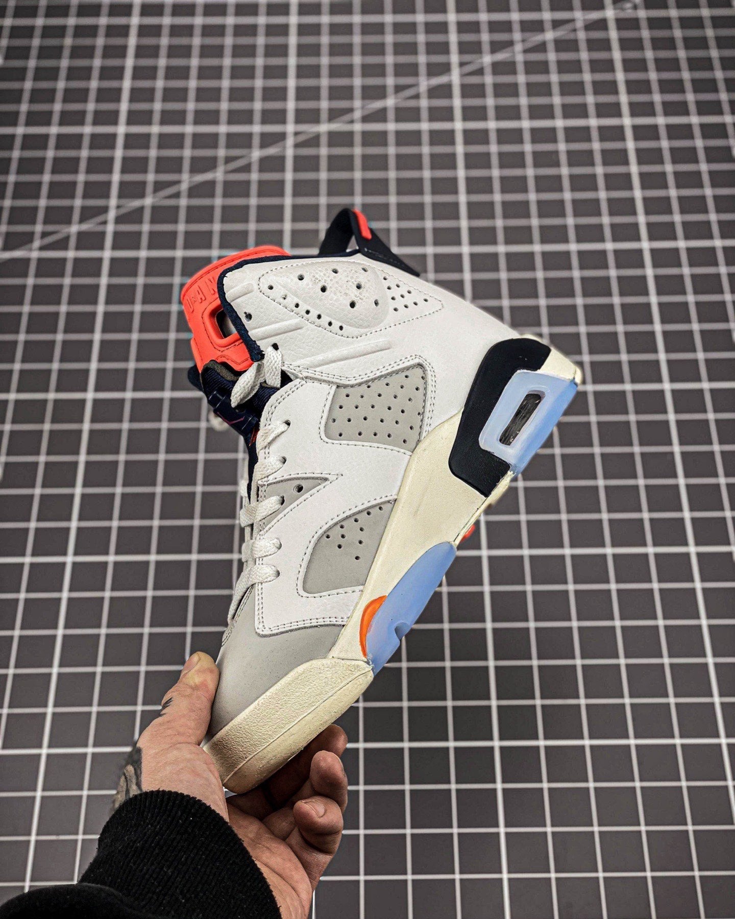 AJ6