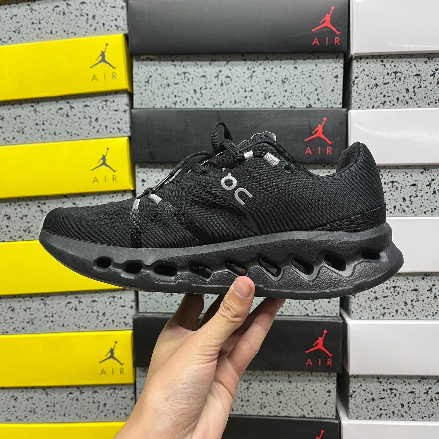 On Cloudsurfer All Black