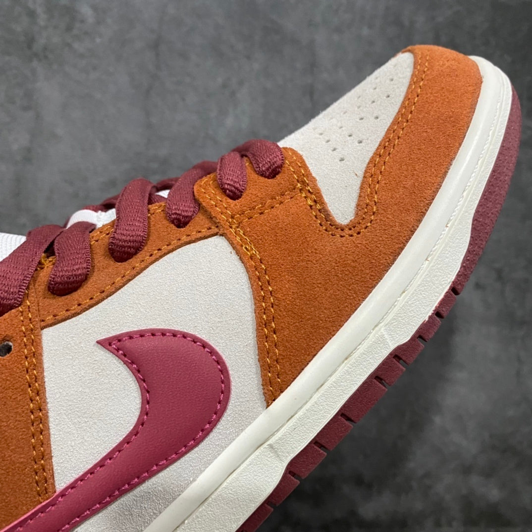 Dunk SB Dark Russet Cedar