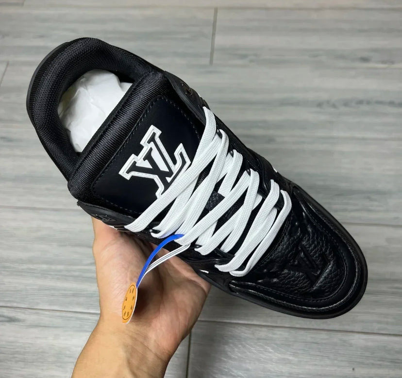 Trainer Black