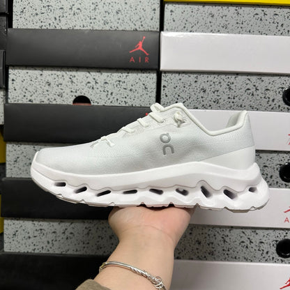 On Running Cloudtilt Remix White Simple