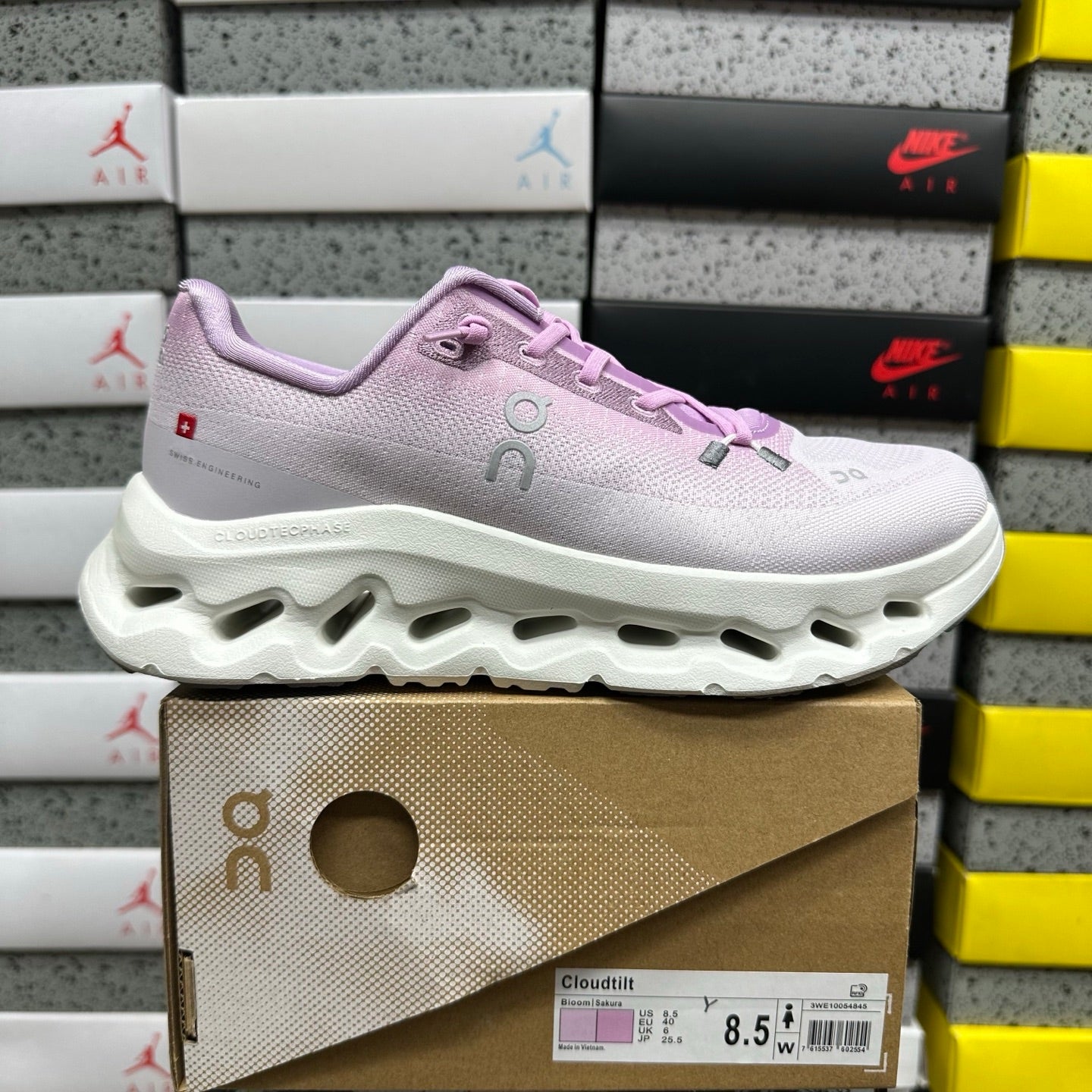 On Running Cloudtilt Remix Pink