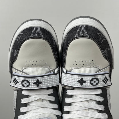 Trainer Gray