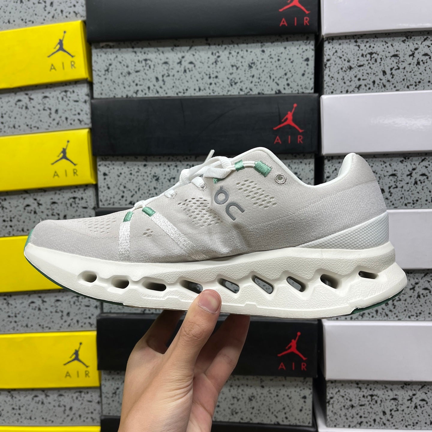 On Cloudsurfer Pearl Ivory