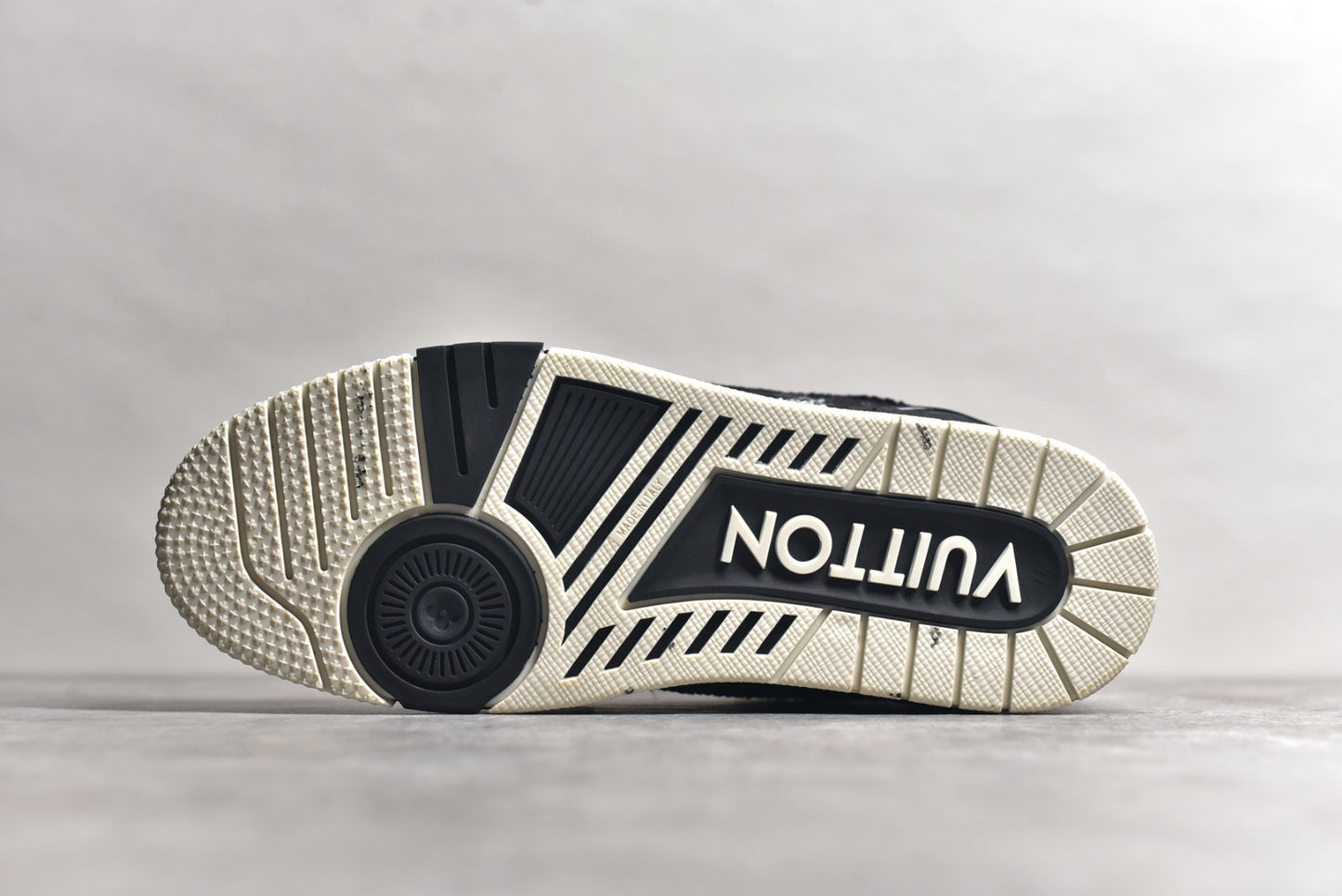 Trainer Black