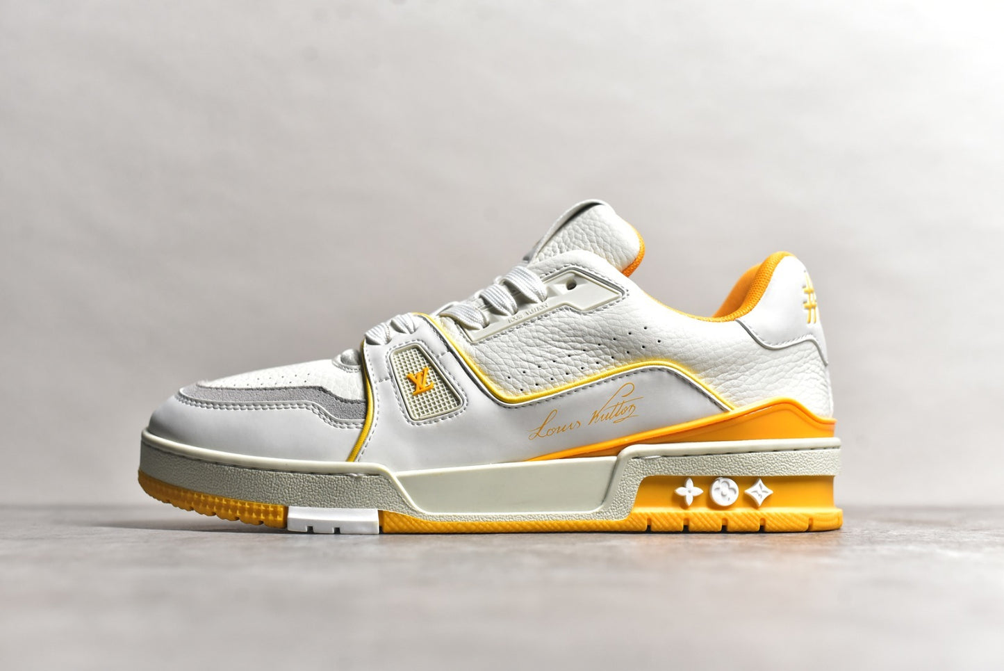 Trainer White and Orange