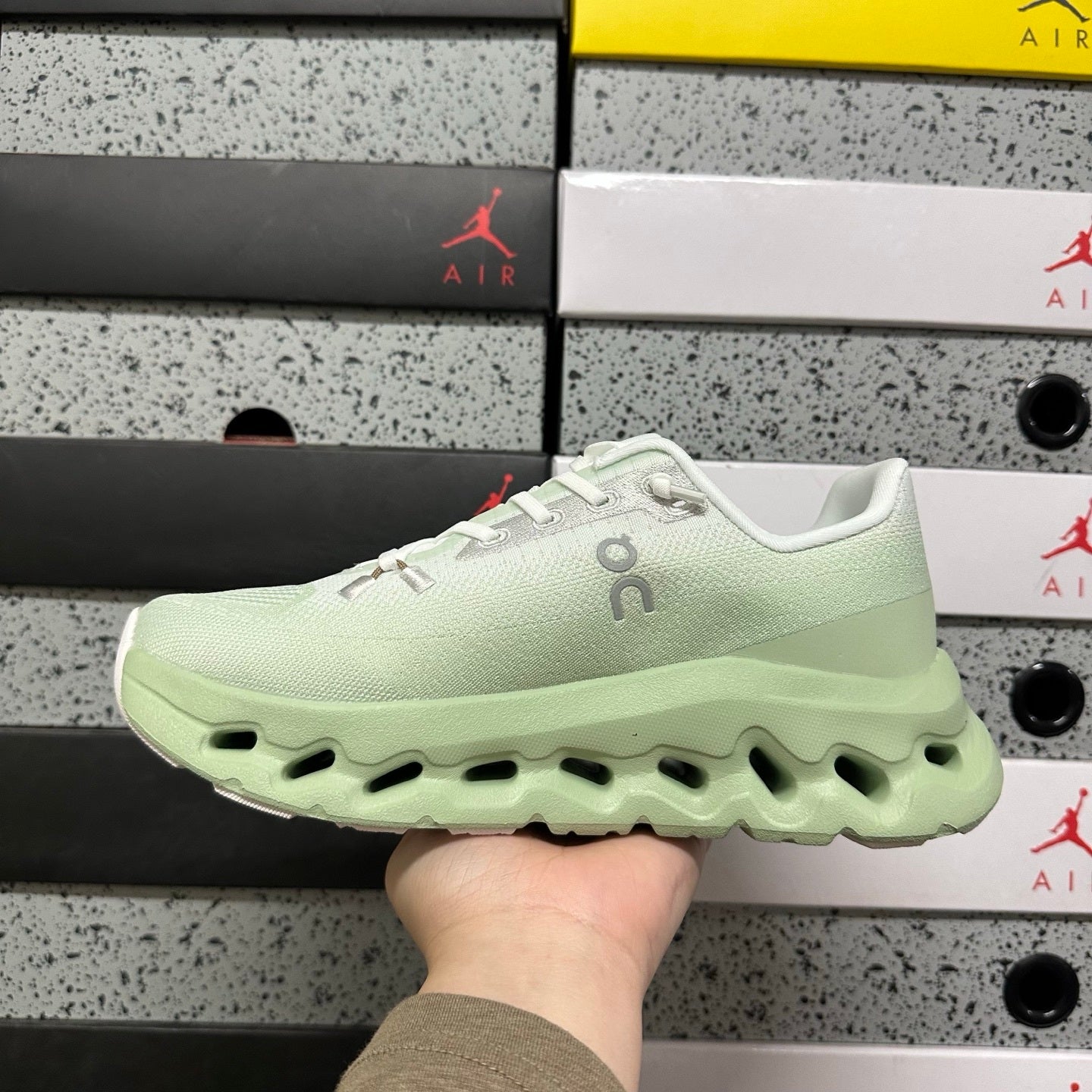 On Running Cloudtilt Remix Sage Ivory