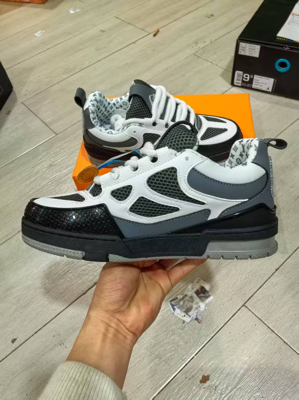 Skate Grey