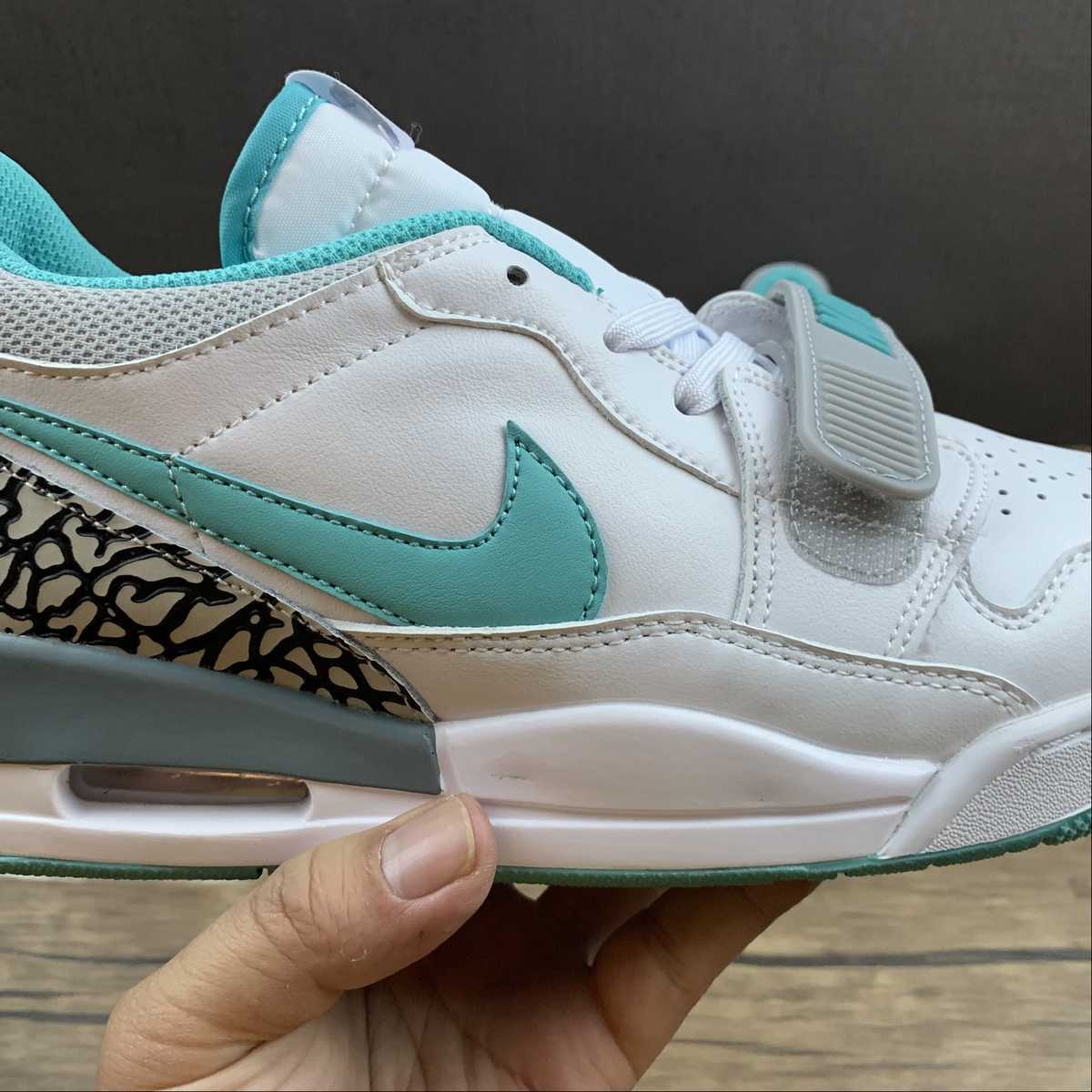 Legacy 312 White Turquois