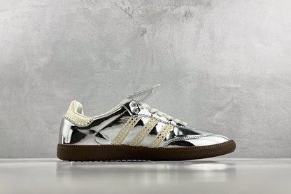Samba Silver Wales Silver Metallic
