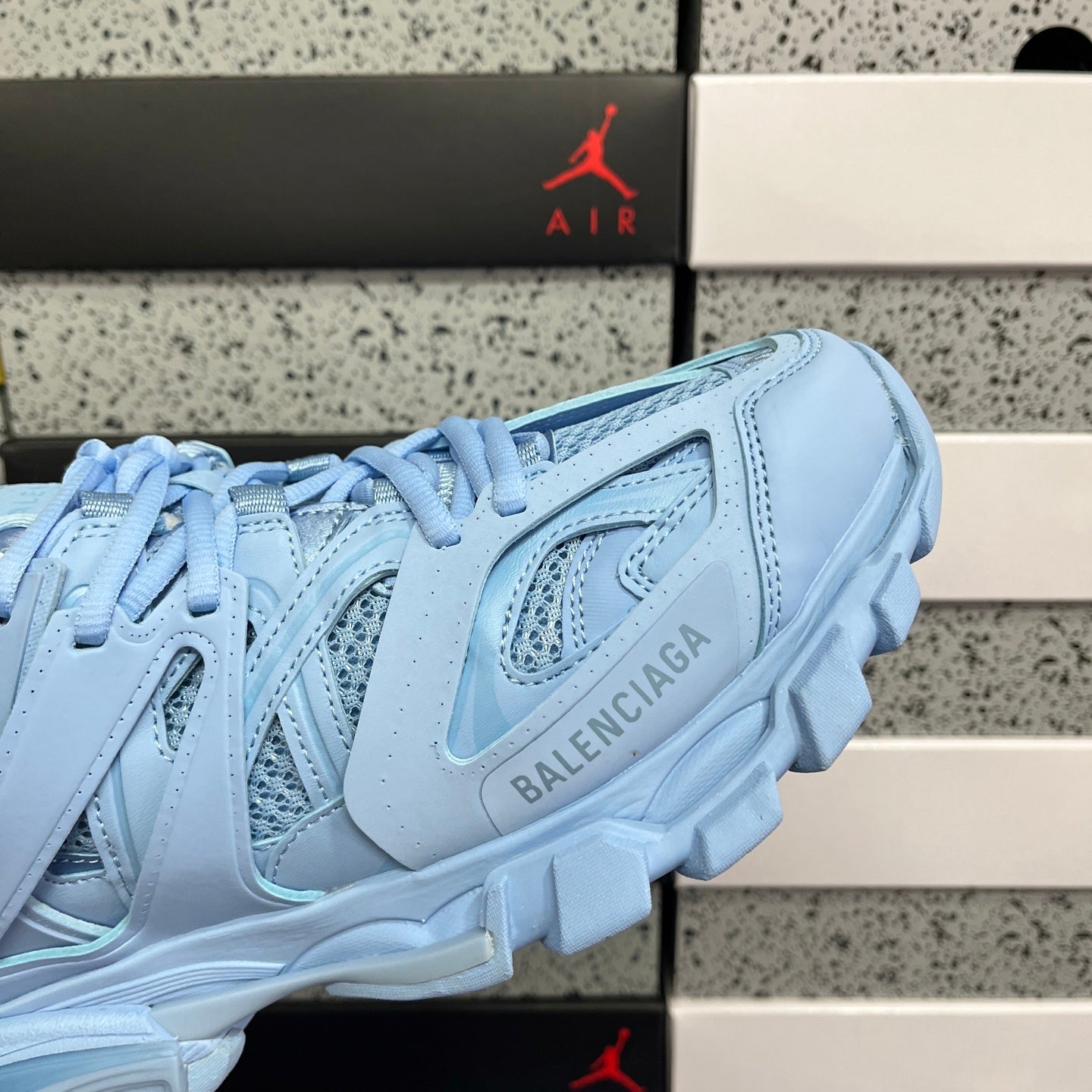 BLG Track Light Blue