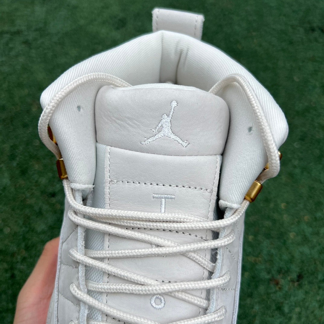 12 PURE WHITE