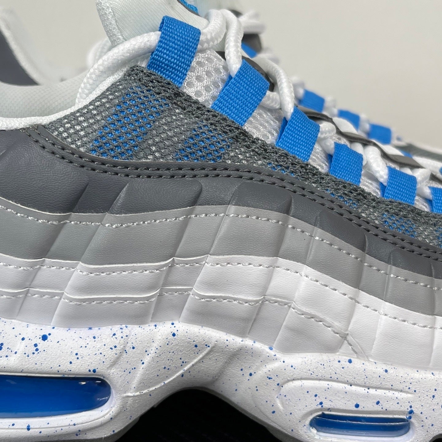 95  White Hyper Cobalt