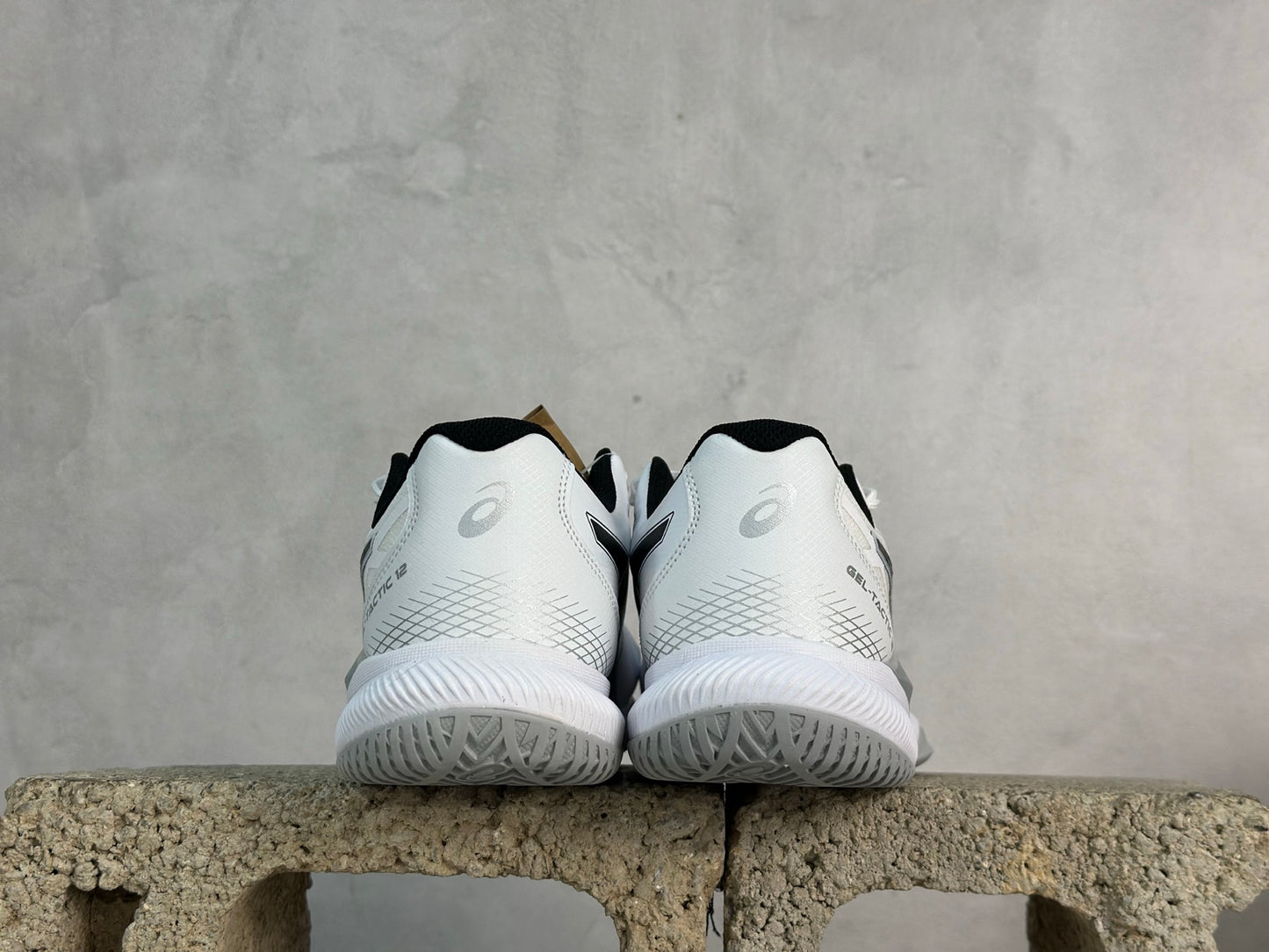 Gel-Tactic 12 White/Black