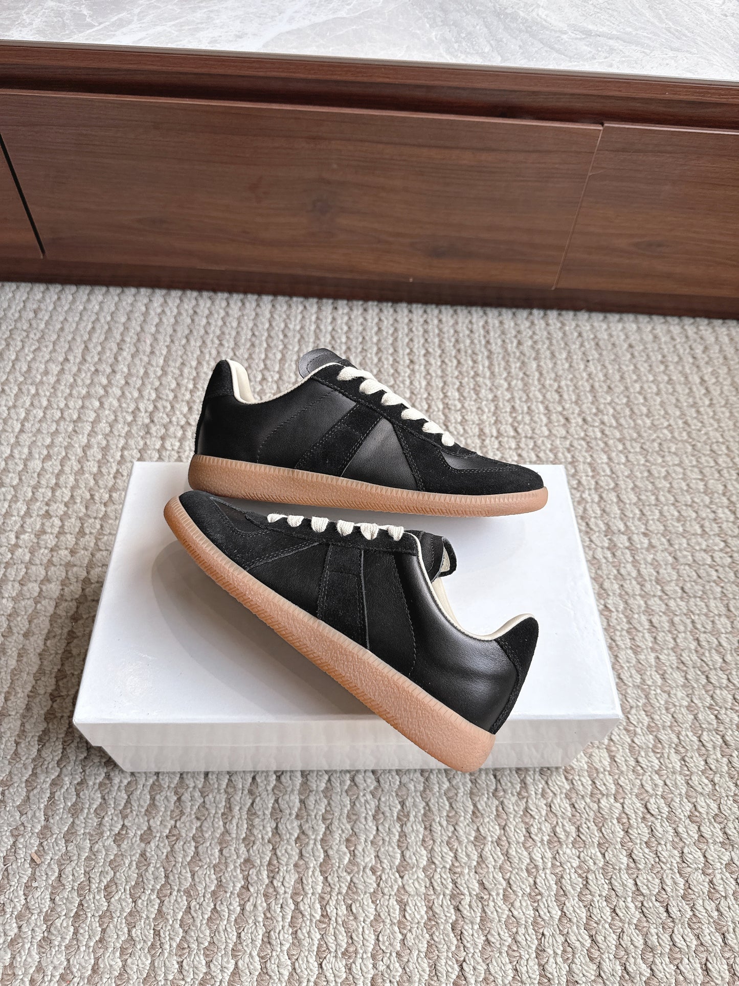 Maison  Brown Gum Sole