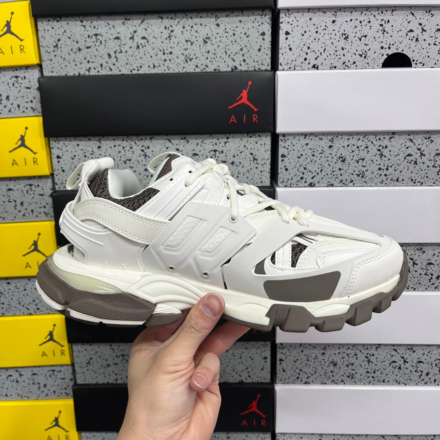 BLG Track White & Brown