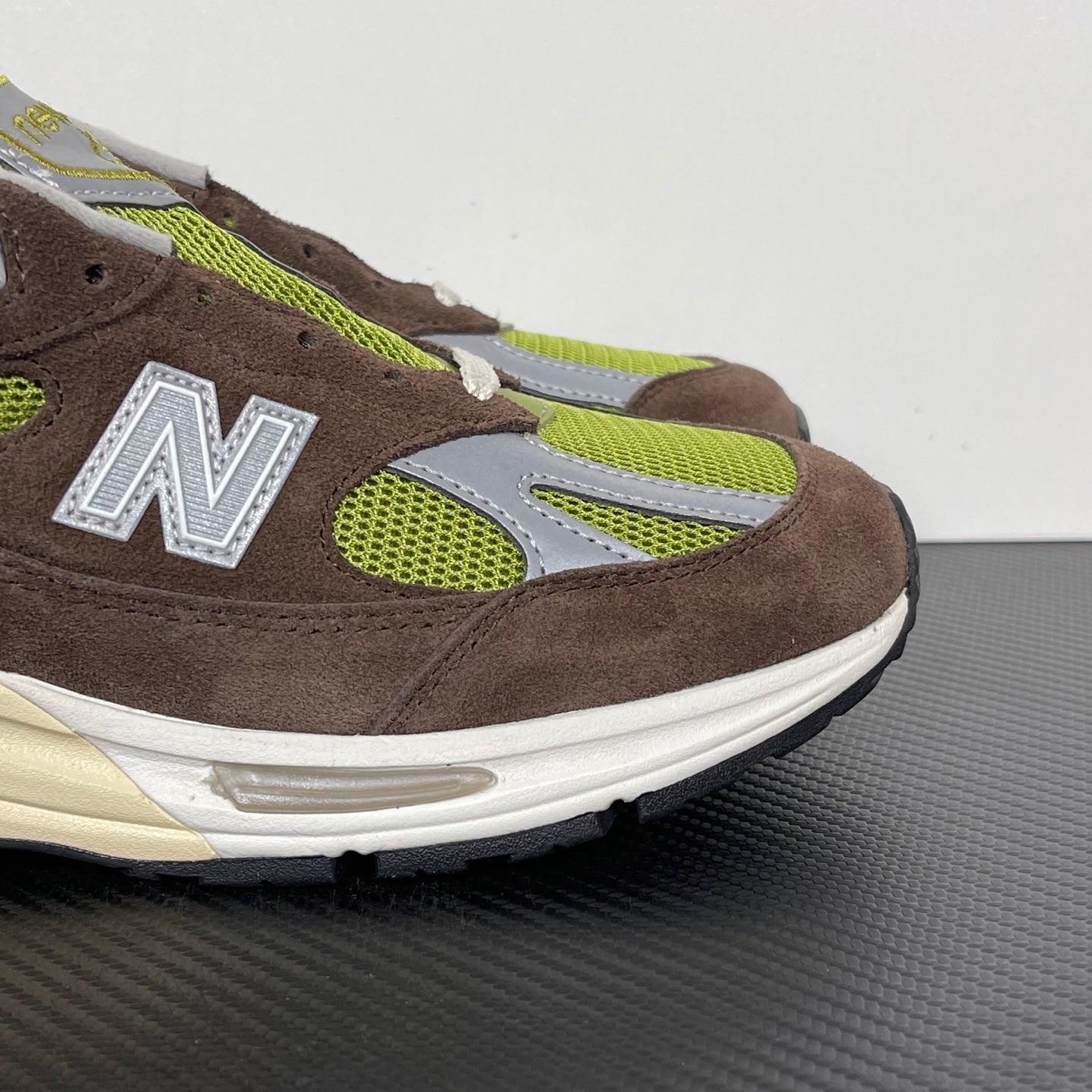 990 Brown Lime