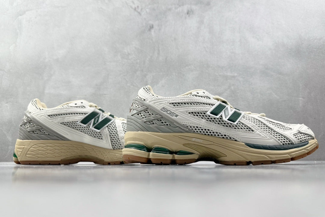 1906 White Green