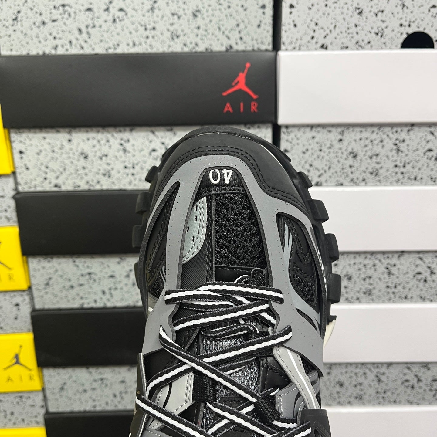 BLG Track White Black Grey