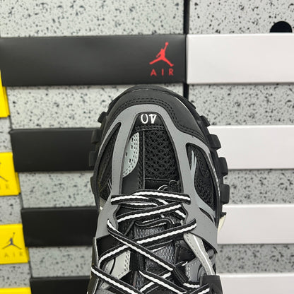 BLG Track White Black Grey