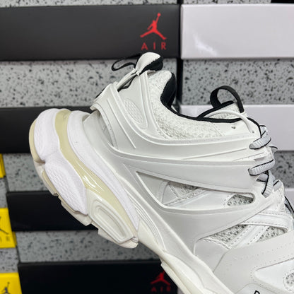 BLG Track White Black