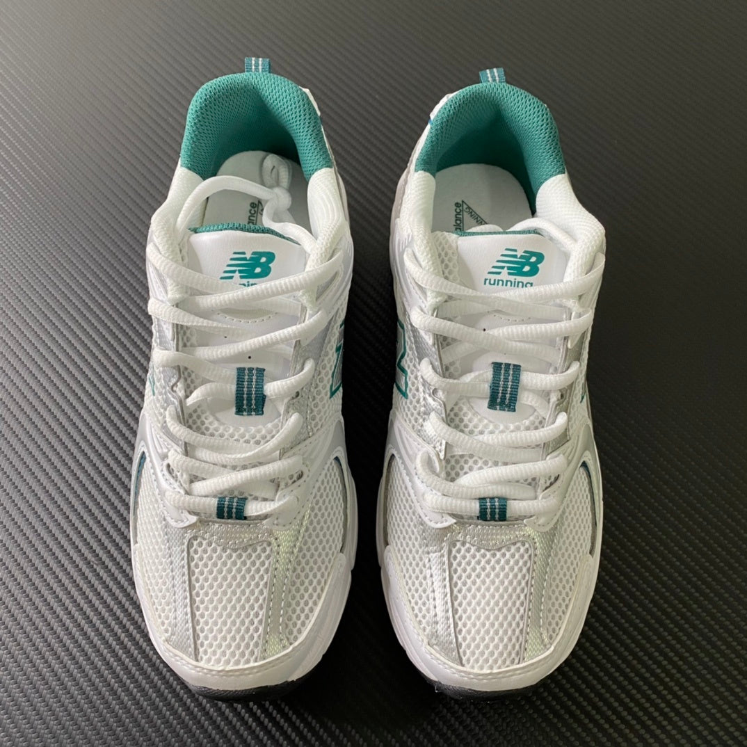530 Green and White