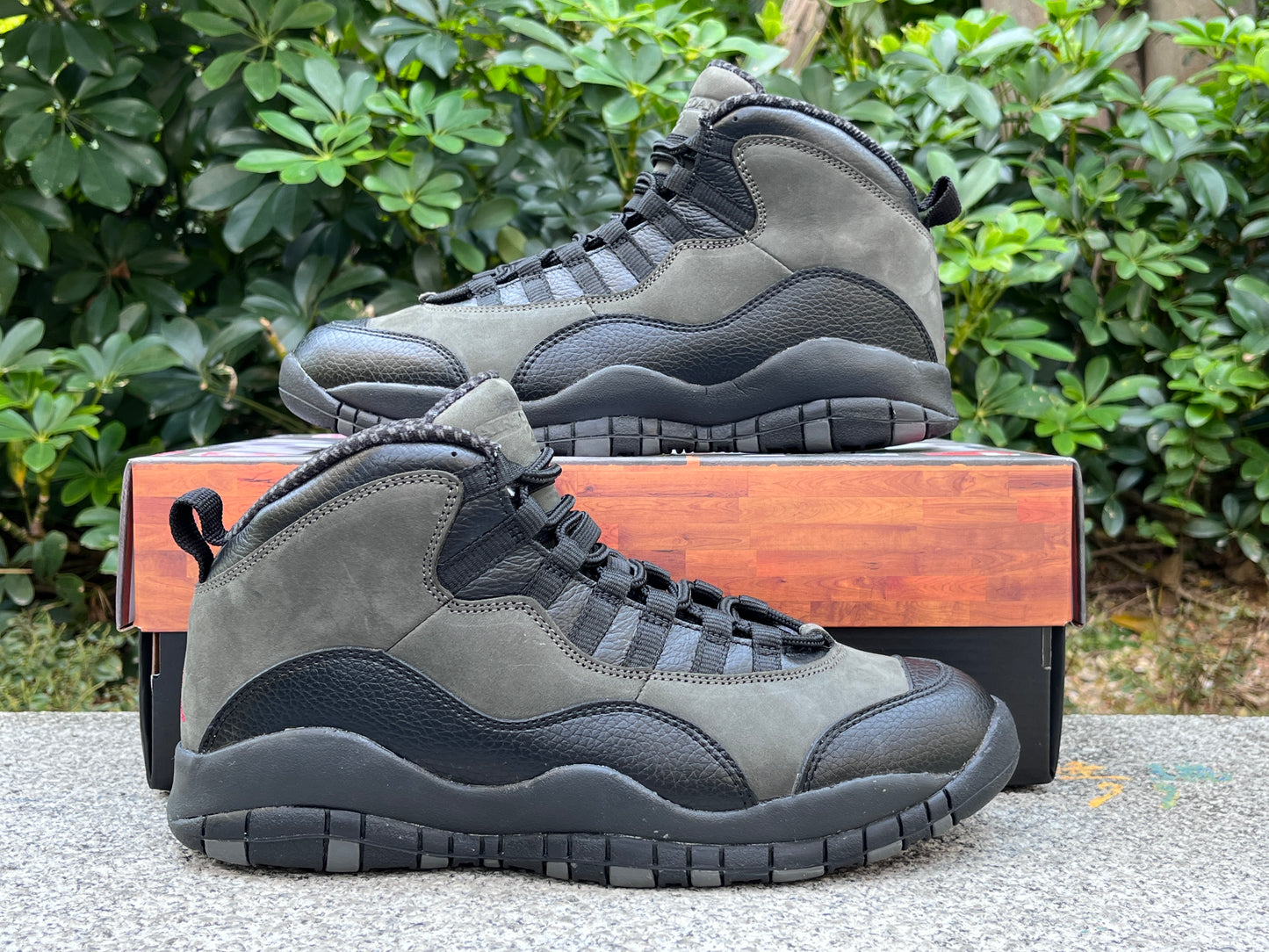 AJ10 Dark Shadow