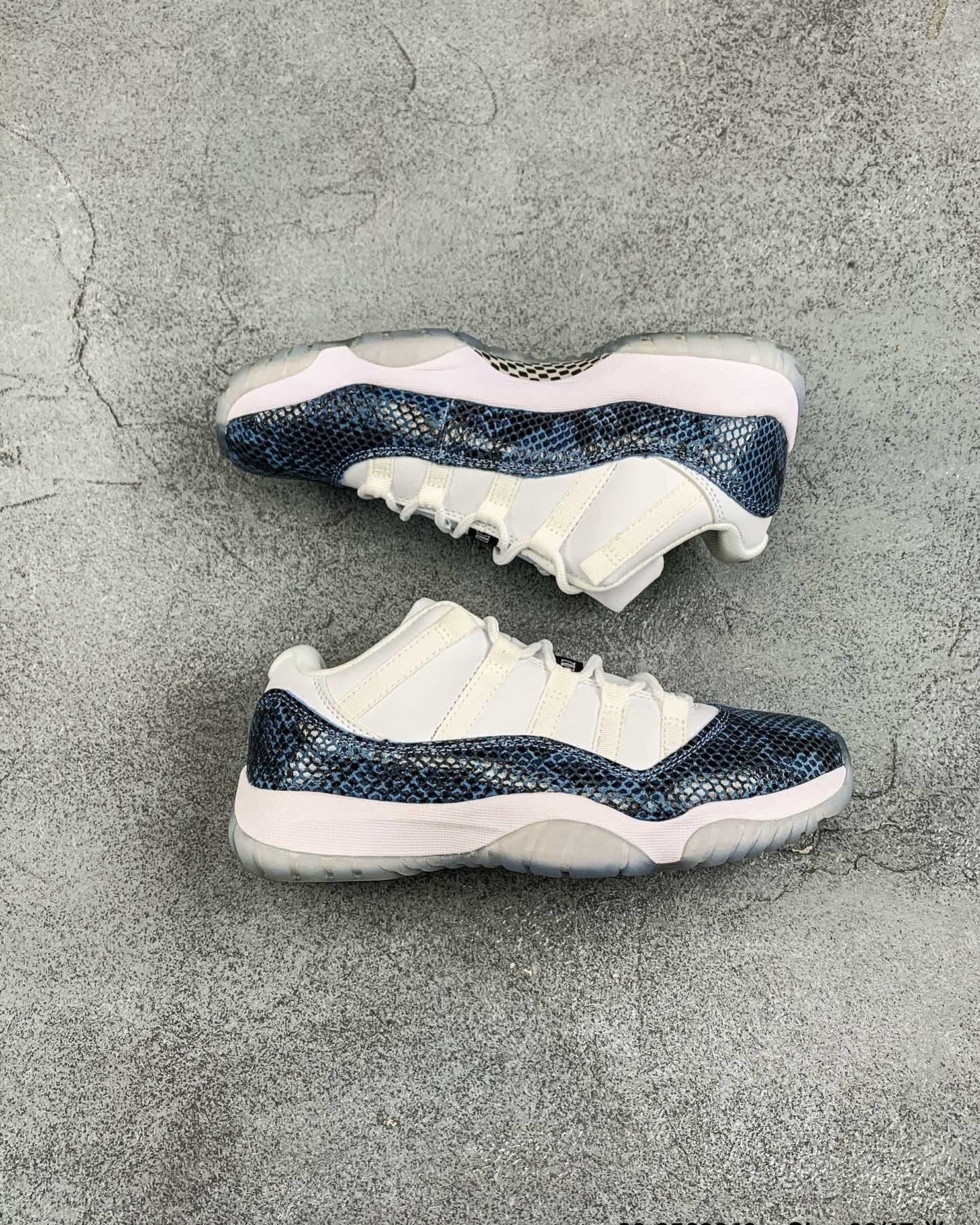 AJ11 Snake Blue