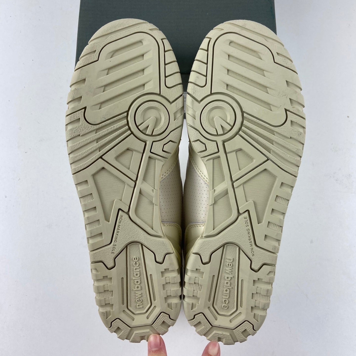 550 Auralee Ecru