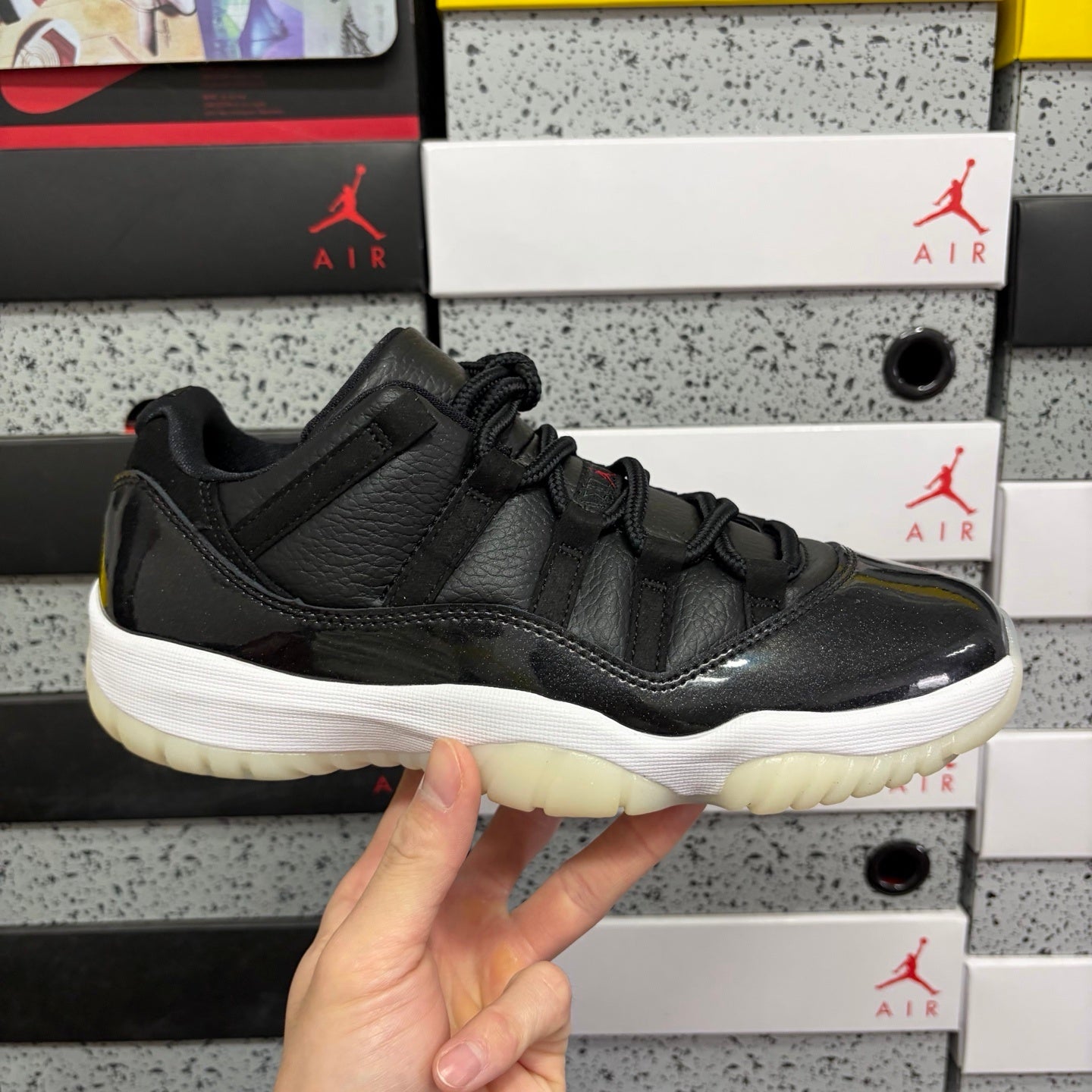 AJ11 Low Black