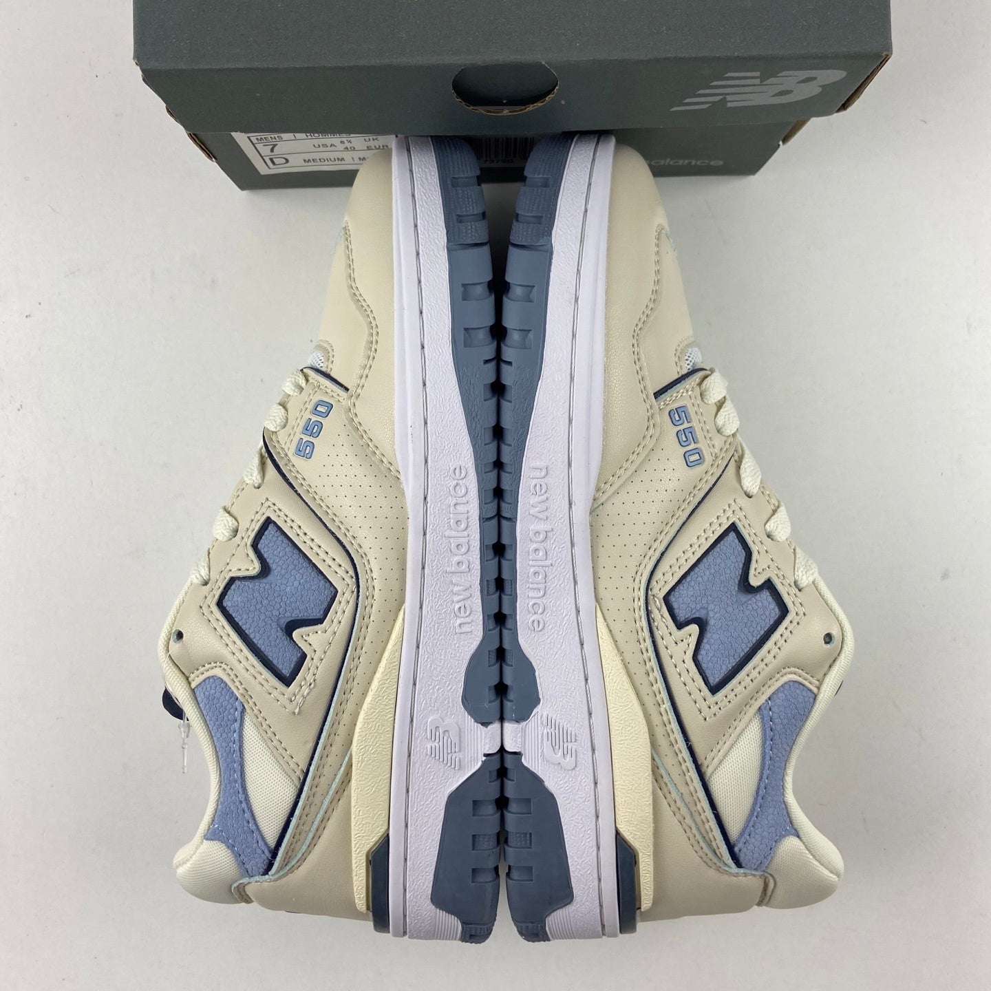 550 White Vintage Indigo