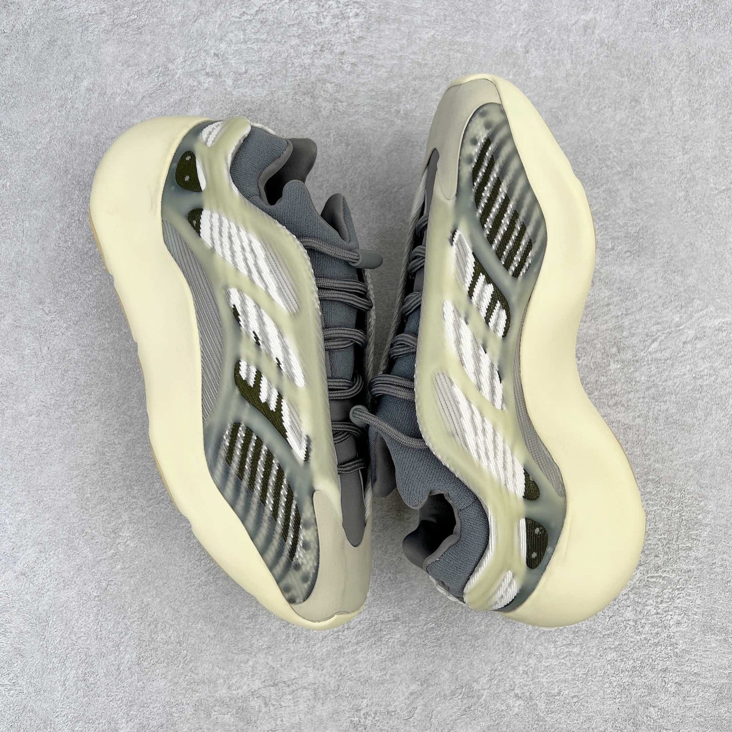 700 V3 Fade Salt