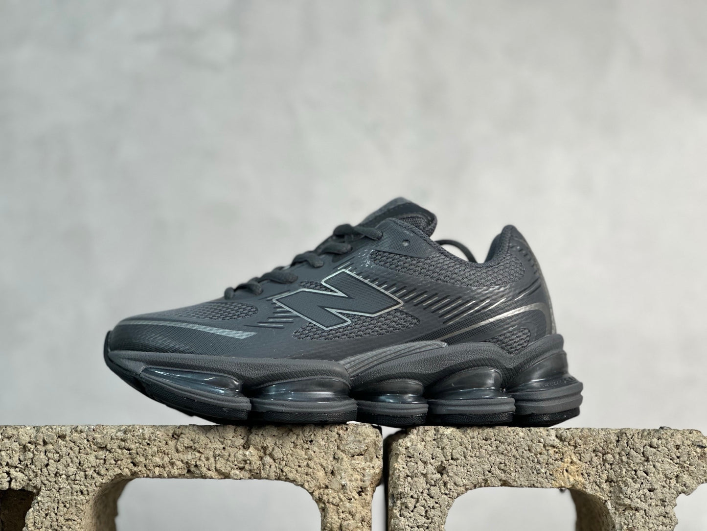 2000 Black
