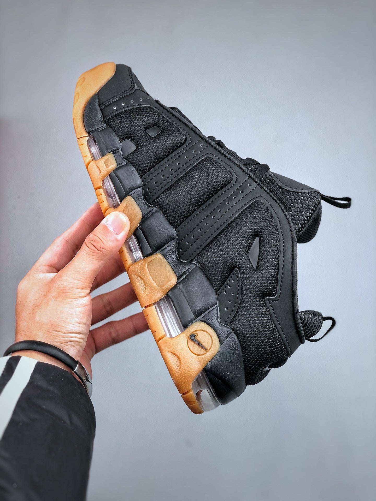 Uptempo Litle Black