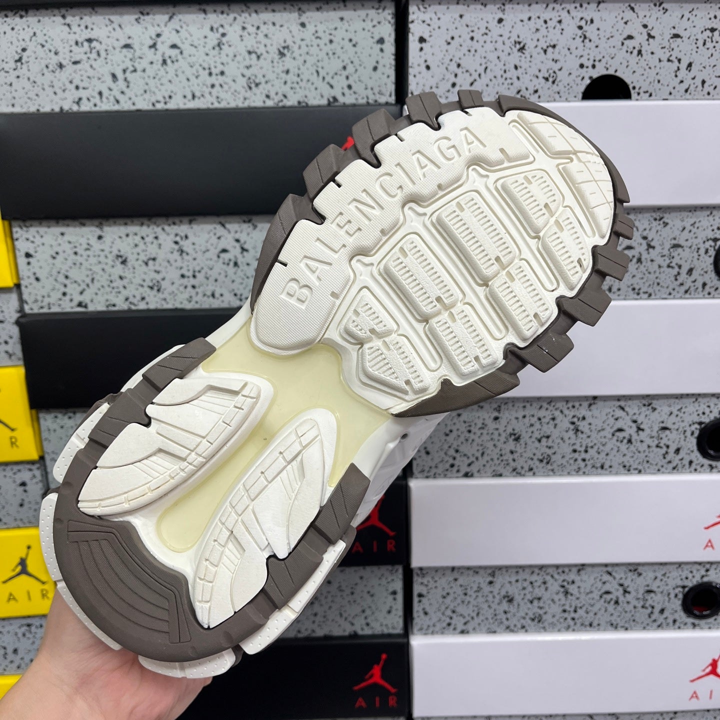 BLG Track White & Brown