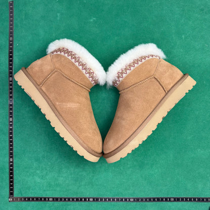 TT UGG Classic Novelty