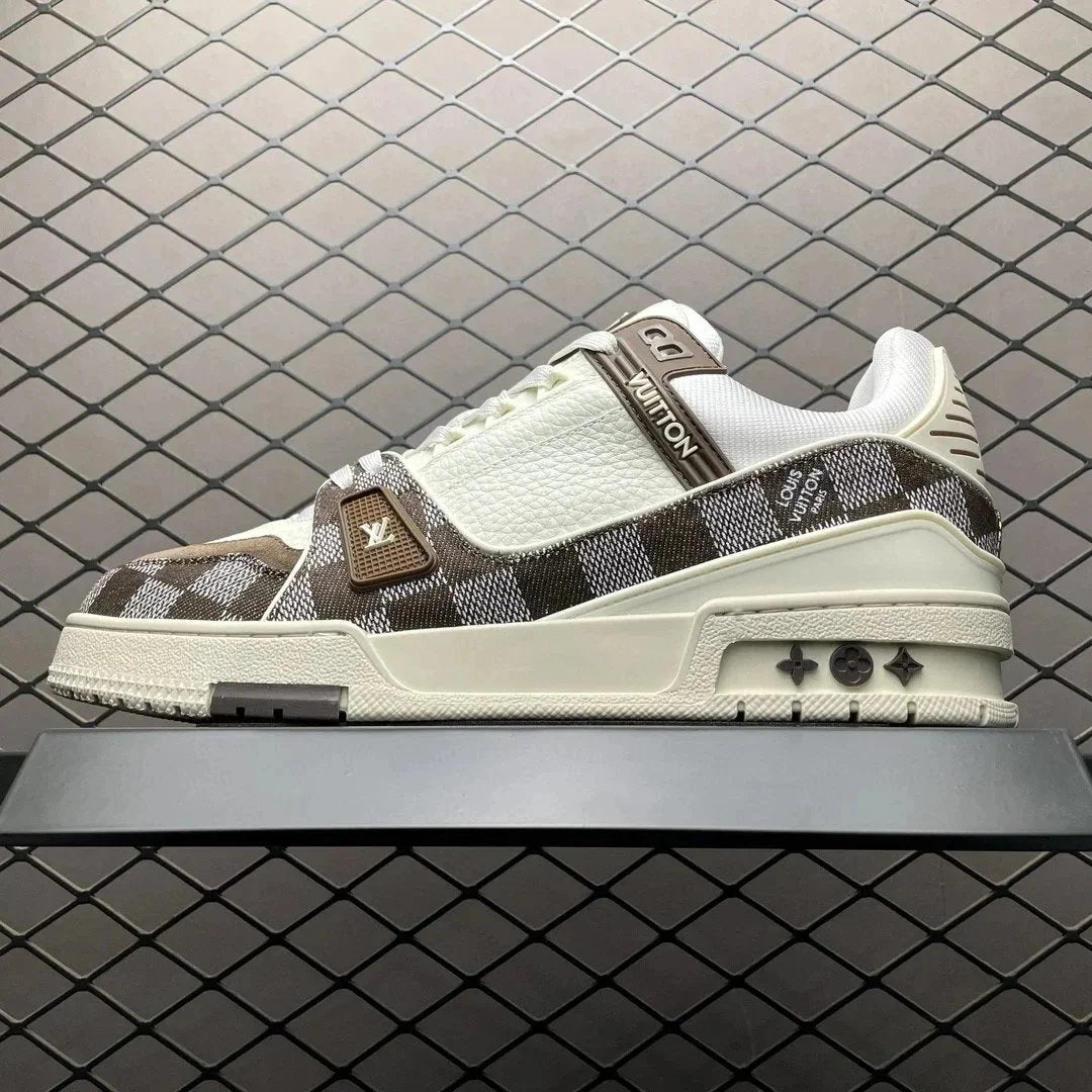 Aware Trainer Brown