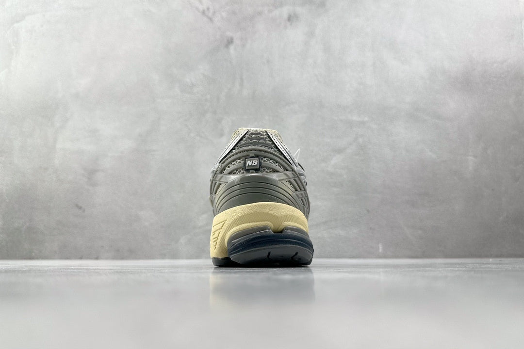 1906 Grey Cream