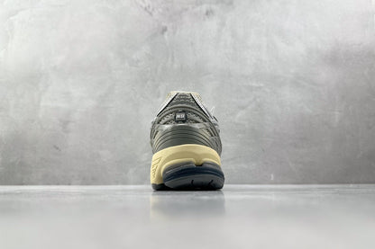 1906 Grey Cream