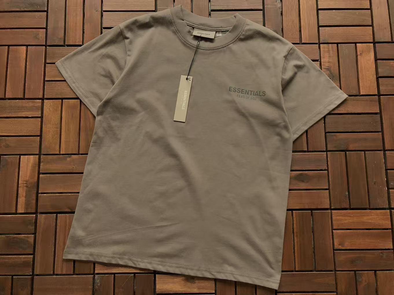 T-Shirts ESSENT
