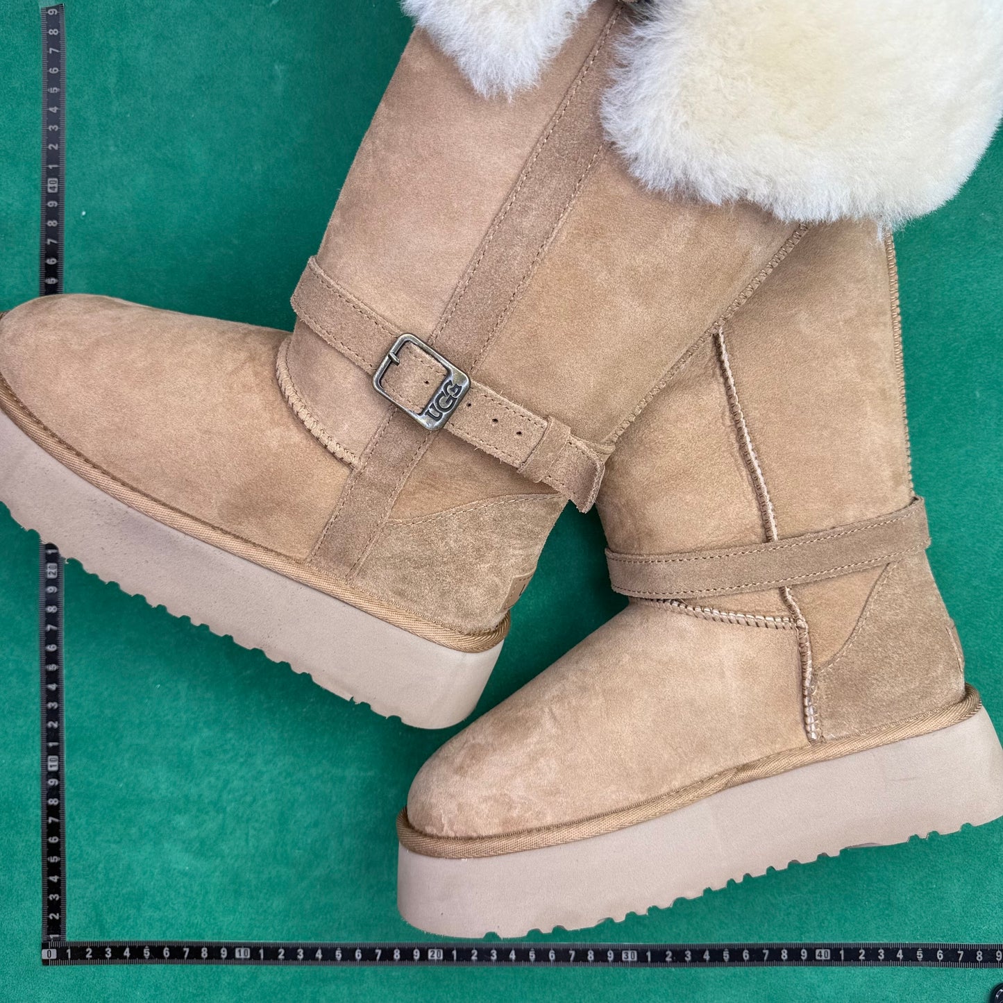 UGG