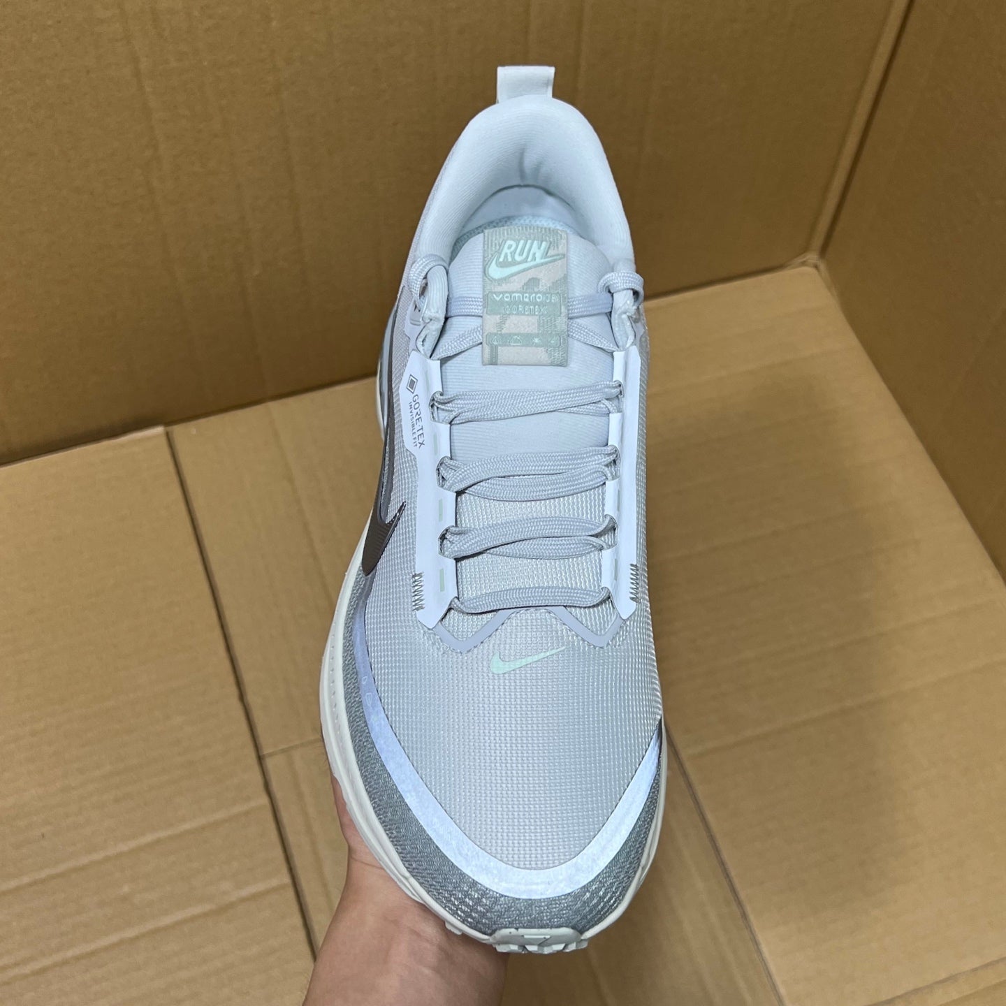 Vomero 18 Gore-Tex Grey