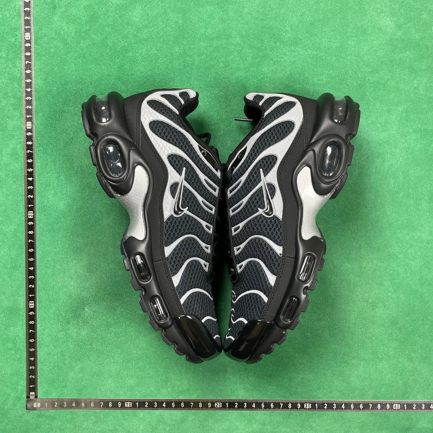 TN  Premium Black Reflective Silver