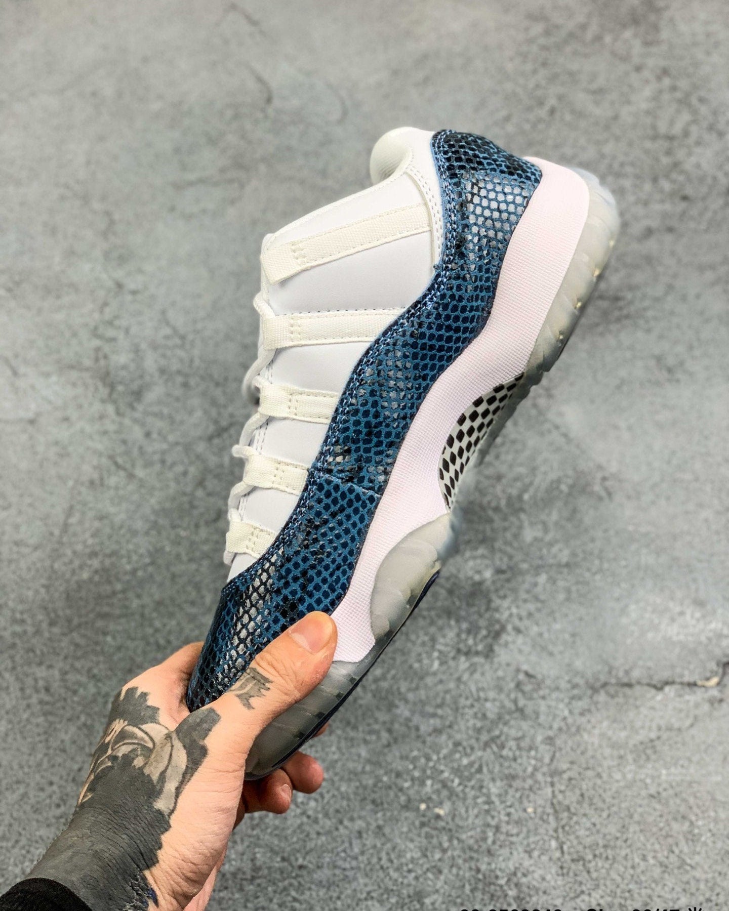 AJ11 Snake Blue
