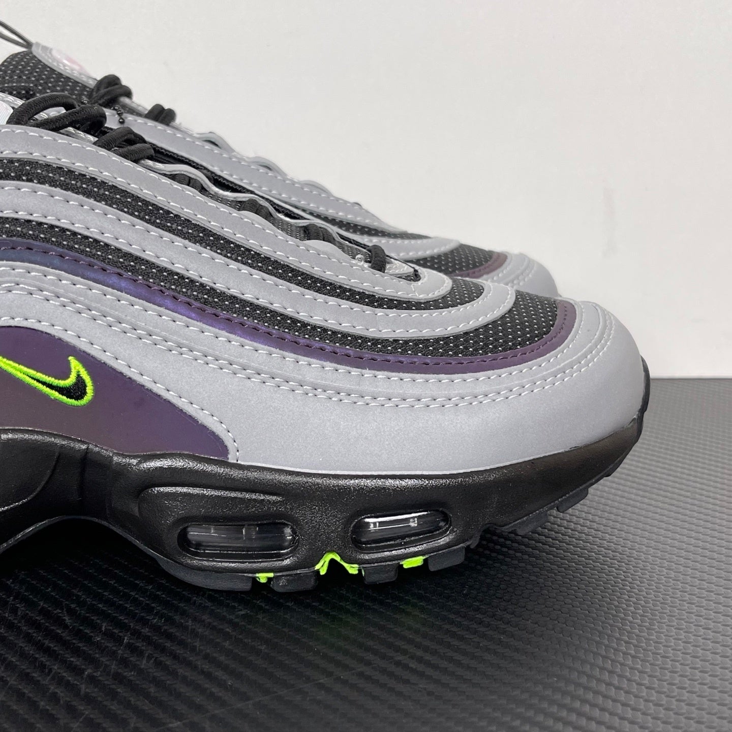 97 Witch Green