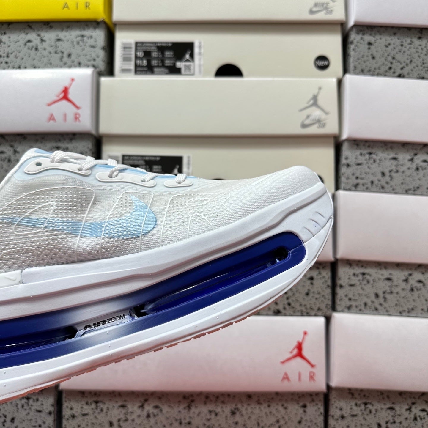 Vomero Premium White/Blue