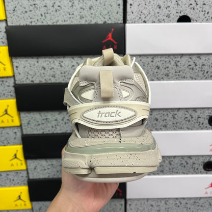 BLG Track Beige Speckled