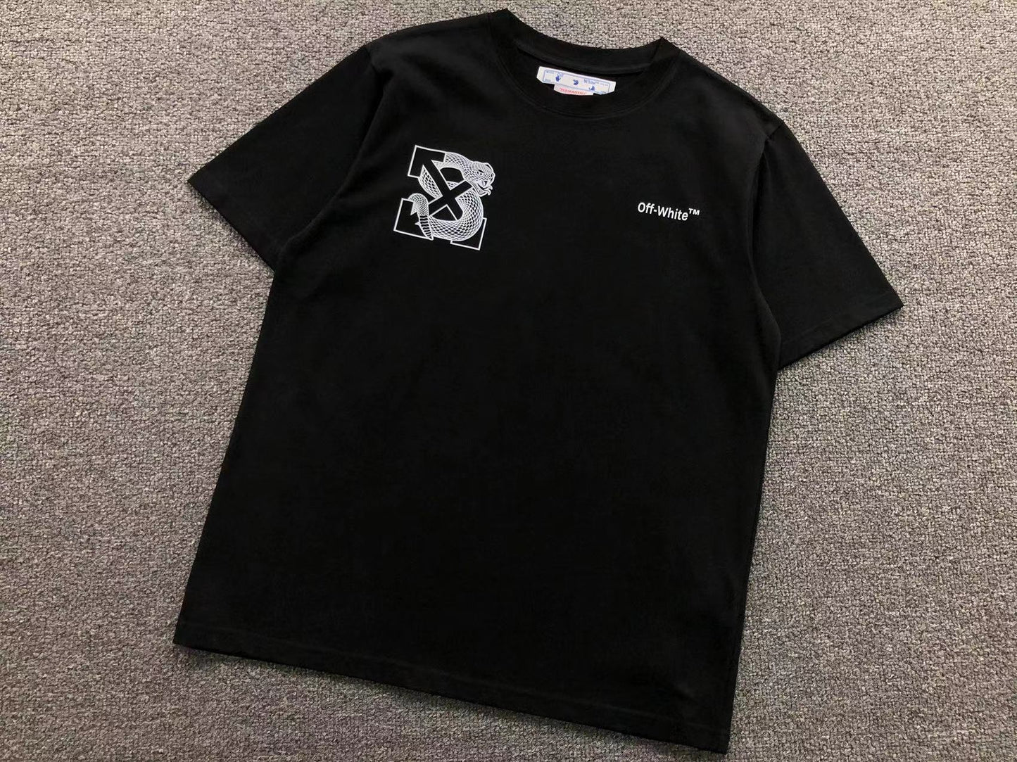 T-shirt Off