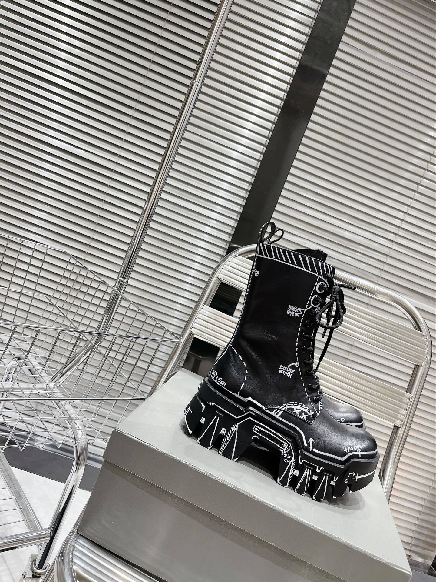 Bulldozer Boots Grafit White