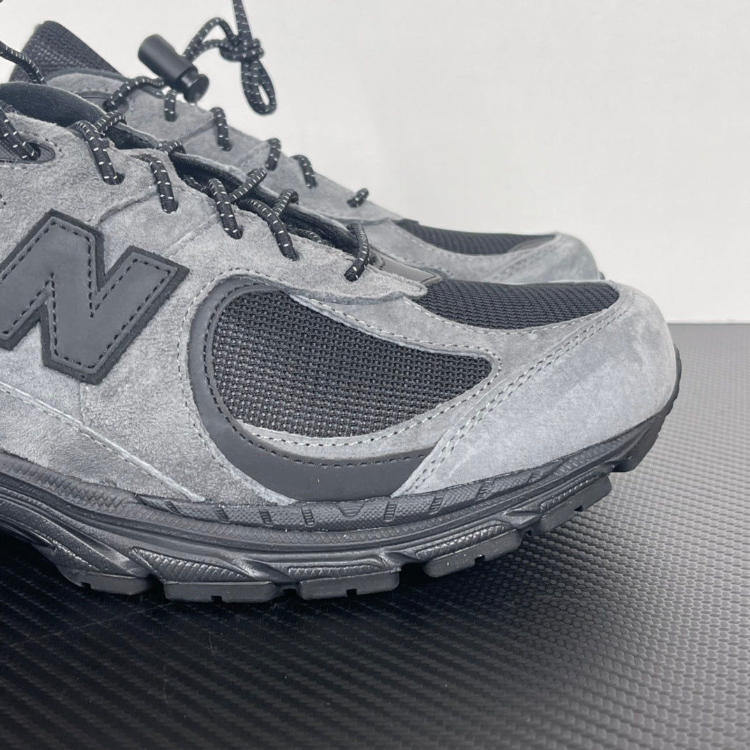 2002R Gore-Tex Grey